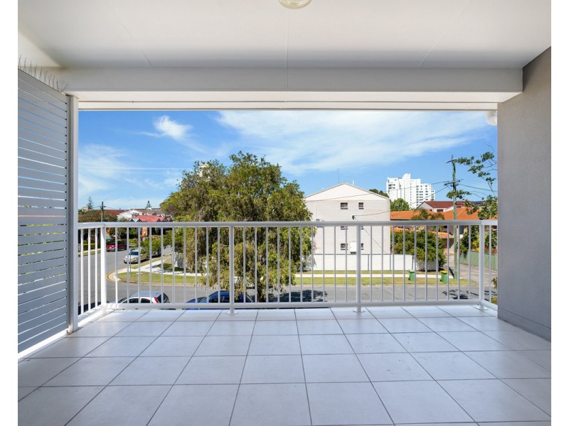 15/8 Ahern Street, Labrador QLD 4215