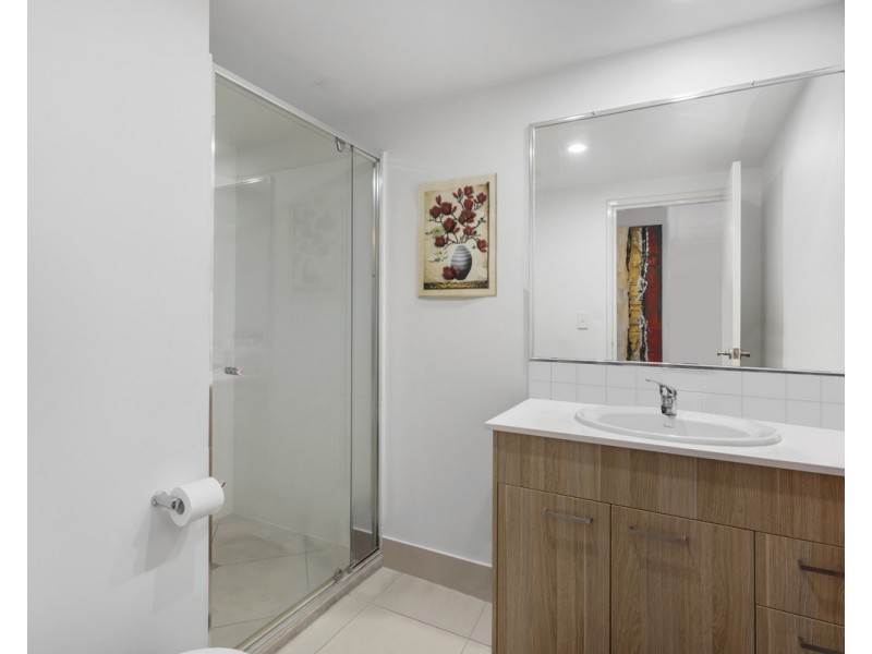 8/425 Pine Ridge Road, Runaway Bay QLD 4216