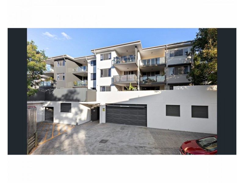 11 Riding Road, Hawthorne QLD 4171 Floorplan