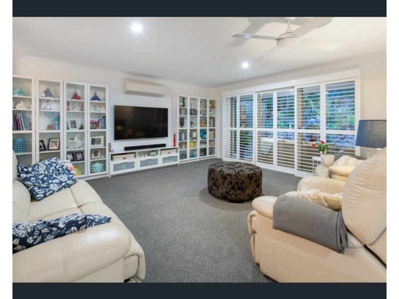 3 Crowsnest Close, Parkwood QLD 4214