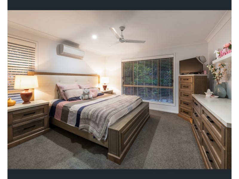 3 Crowsnest Close, Parkwood QLD 4214