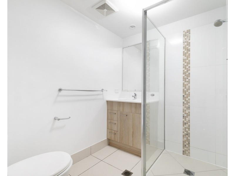 4/425 Pine Ridge Road, Runaway Bay QLD 4216