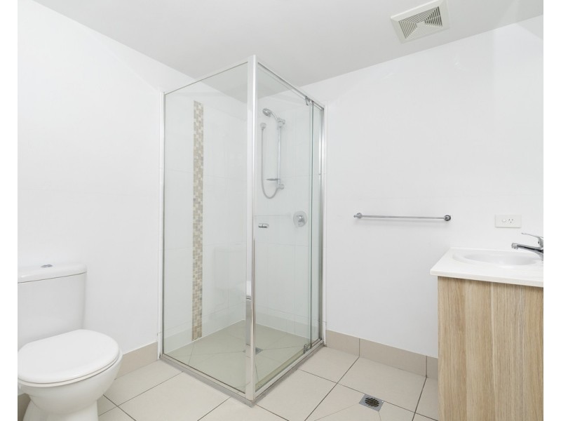 4/425 Pine Ridge Road, Runaway Bay QLD 4216