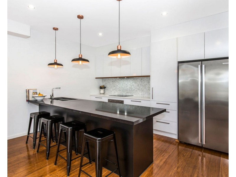 2/4 Oak Street, Hawthorne QLD 4171