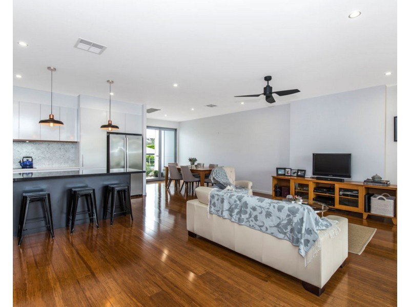 2/4 Oak Street, Hawthorne QLD 4171