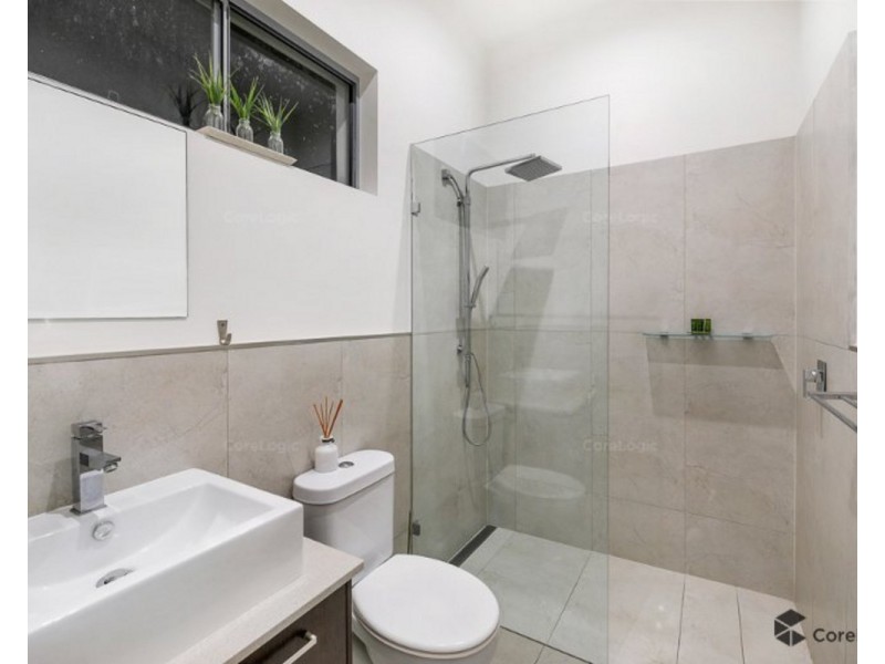 9 Plover Avenue, Paradise Point QLD 4216