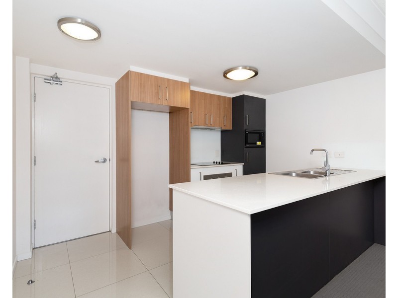 212/83 Lawson, Morningside QLD 4170