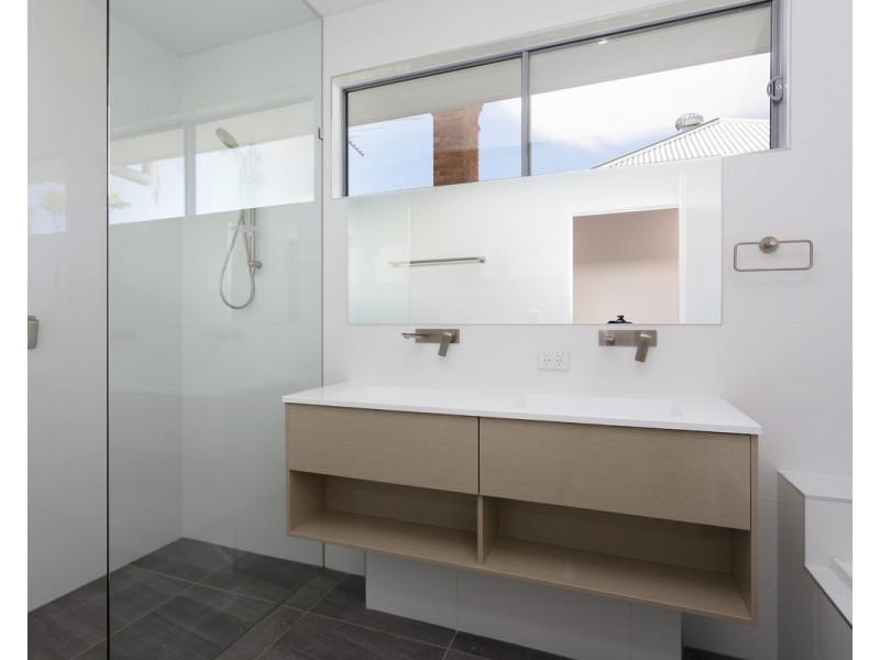 130 Ferndale Street, Annerley QLD 4103