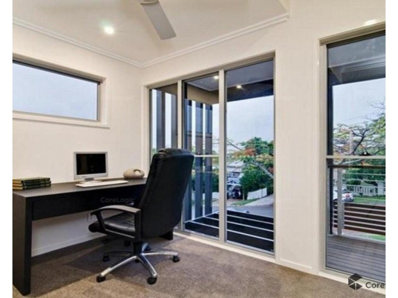 36 Philip Street, Hawthorne QLD 4171