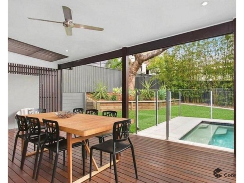 36 Philip Street, Hawthorne QLD 4171