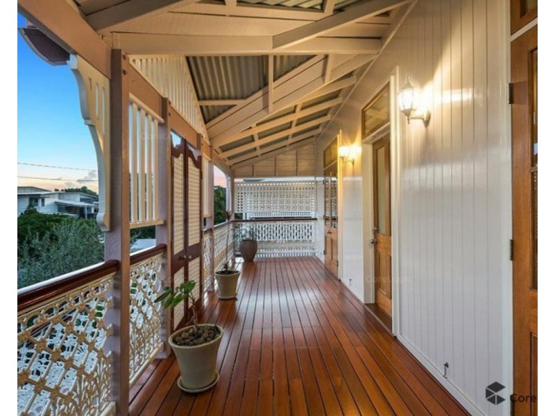 35 McDonald Street, Hawthorne QLD 4171