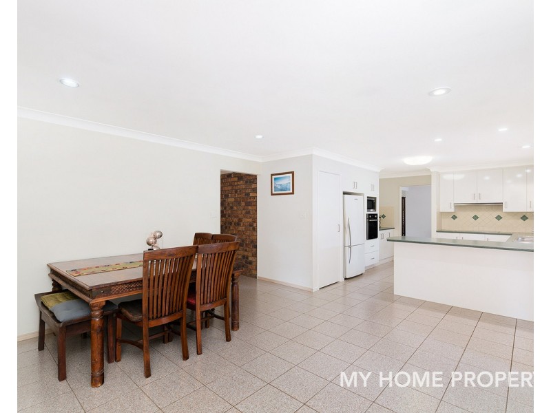 35 Calloway Place, Manly West QLD 4179