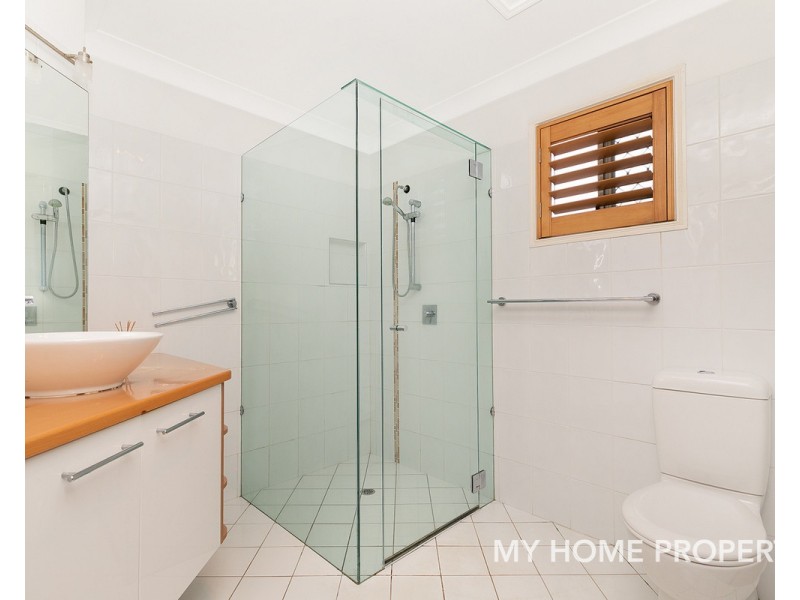 35 Calloway Place, Manly West QLD 4179