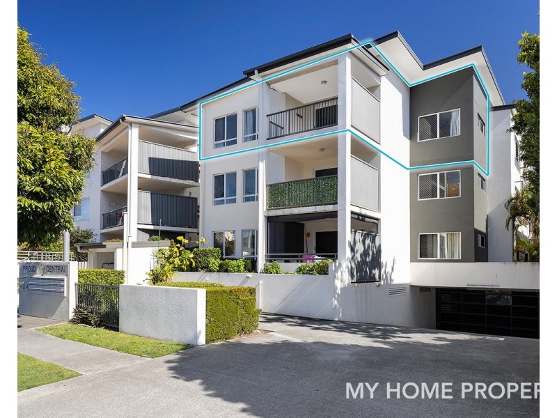 16/4 Proud Street, Labrador QLD 4215