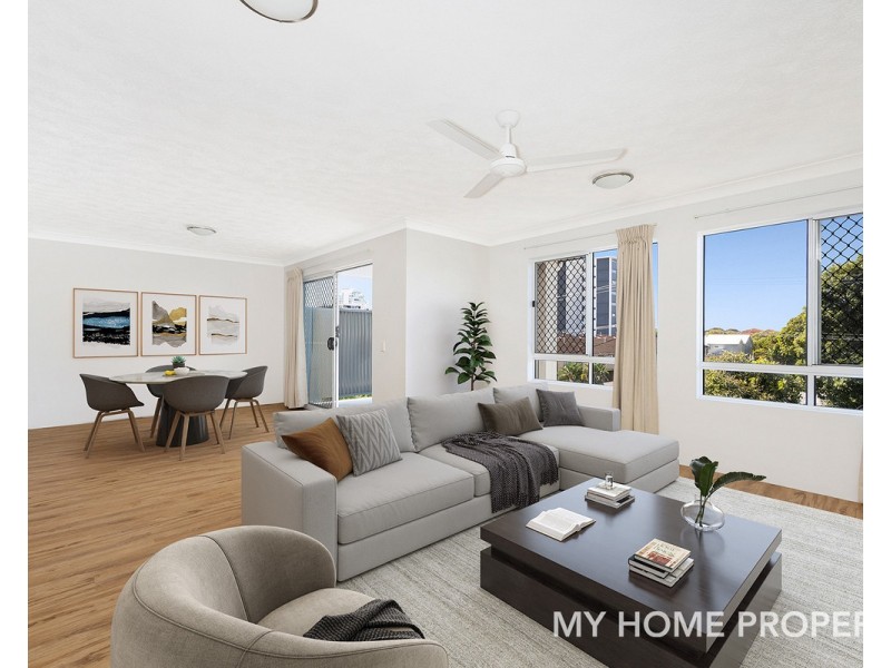 16/4 Proud Street, Labrador QLD 4215