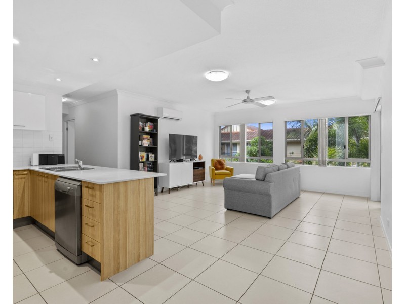 5/425 Pine Ridge Road, Runaway Bay QLD 4216