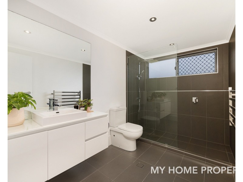 7 Moloii Crescent, Birkdale QLD 4159