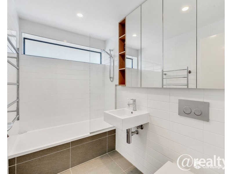 102/6 Lawson Street, Hawthorne QLD 4171