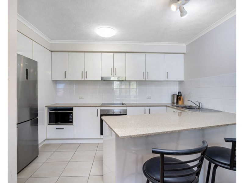 15/8 Ahern Street, Labrador QLD 4215