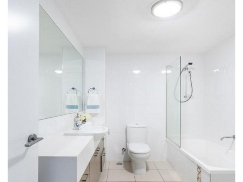 2/11 Riding Road, Hawthorne QLD 4171