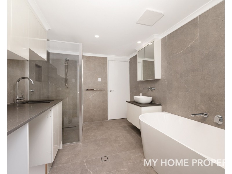 11/36 Andrew Street, Balmoral QLD 4171