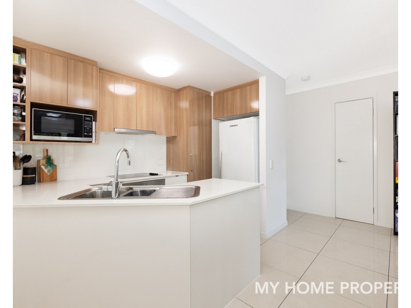 1/143 Cavendish Road, Coorparoo QLD 4151