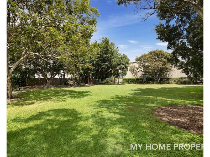 1/143 Cavendish Road, Coorparoo QLD 4151