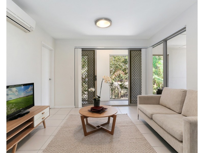 11 Riding Road, Hawthorne QLD 4171