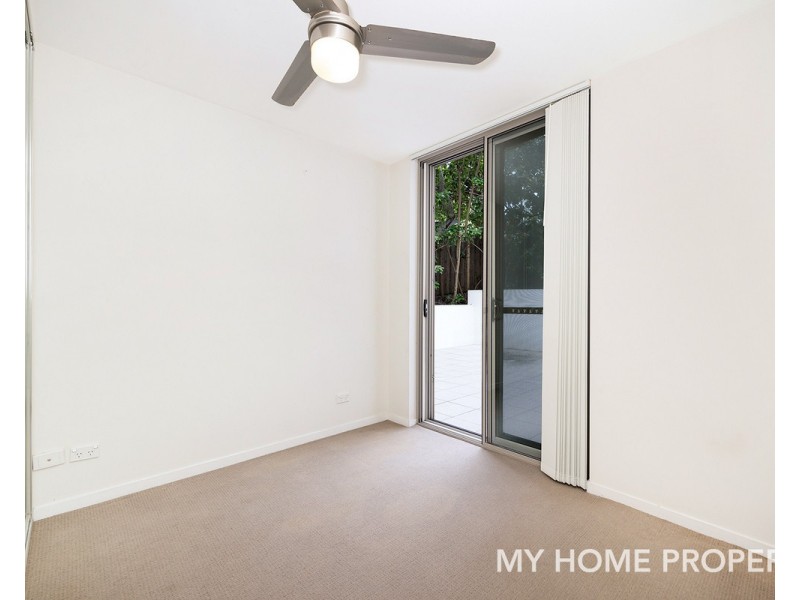 11 Riding Road, Hawthorne QLD 4171