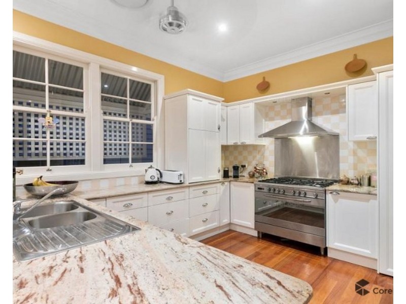 35 McDonald Street, Hawthorne QLD 4171