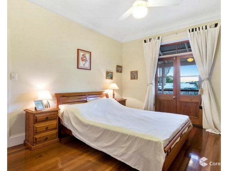 35 McDonald Street, Hawthorne QLD 4171