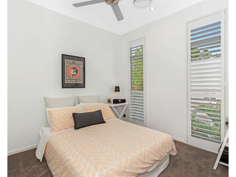 2/4 Oak Street, Hawthorne QLD 4171