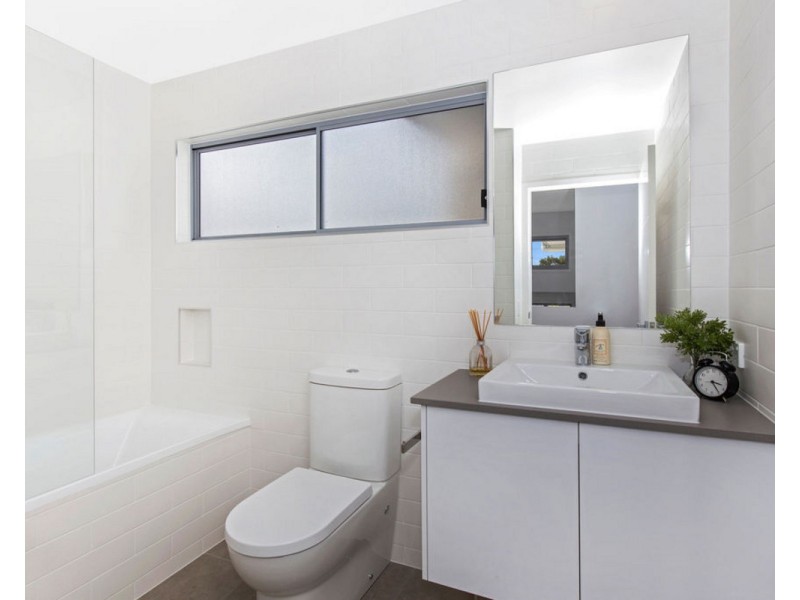 2/4 Oak Street, Hawthorne QLD 4171