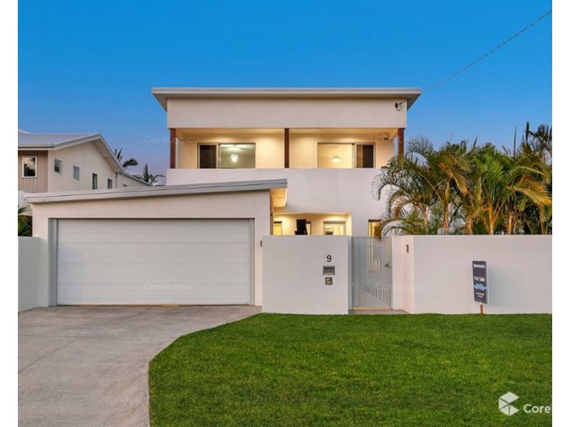 9 Plover Avenue, Paradise Point QLD 4216