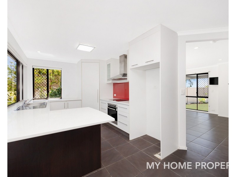 6 Jindabyne Crt, Highland Park QLD 4211