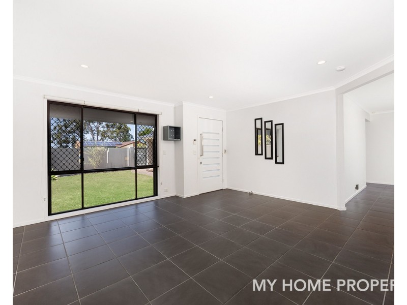 6 Jindabyne Crt, Highland Park QLD 4211
