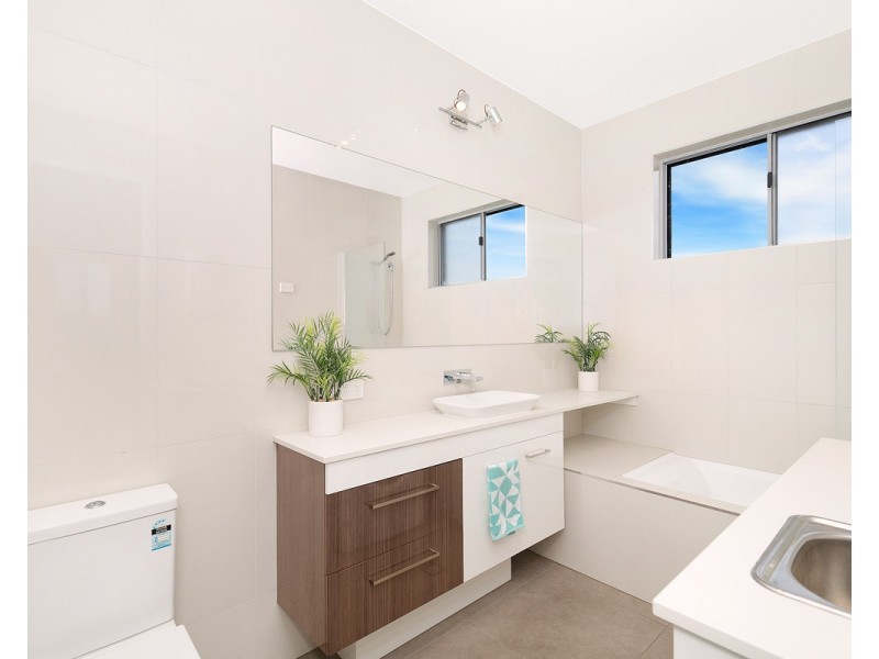 8/25 Worden Street, Morningside QLD 4170