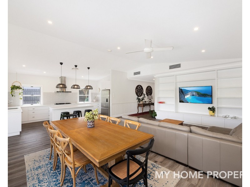 57 Lewis Street, Camp Hill QLD 4152