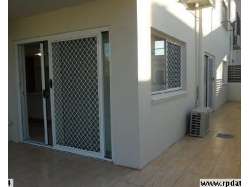 2/60 Ernest Street, Manly QLD 4179