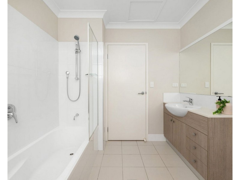 5-7 Seeney Street, Zillmere QLD 4034