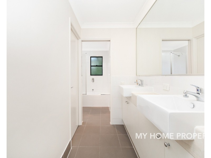 17/3 Swordgrass Crt, Kallangur QLD 4503