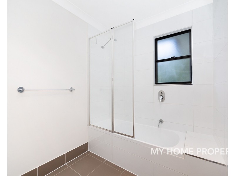 17/3 Swordgrass Crt, Kallangur QLD 4503