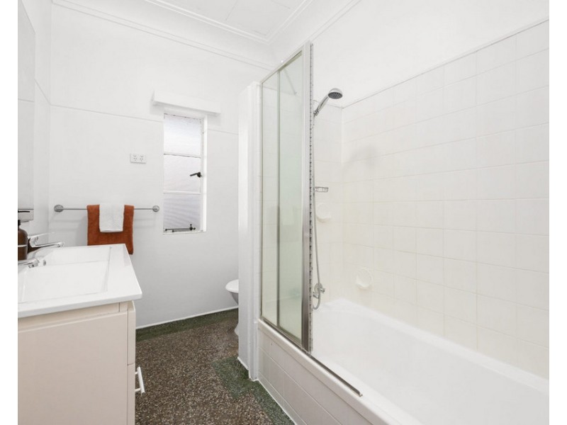 37 Boundary Road, Camp Hill QLD 4152