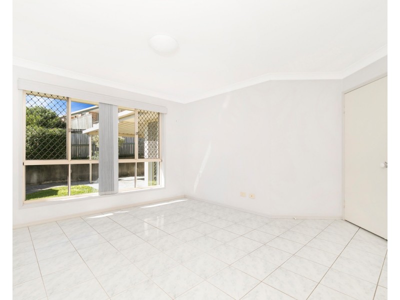 27 Brandella Street, Belmont QLD 4153