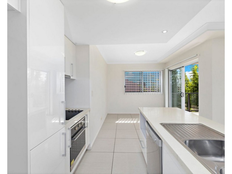 2/60 Ernest Street, Manly QLD 4179