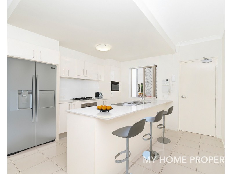 2/3 Tabbill Street, Zillmere QLD 4034