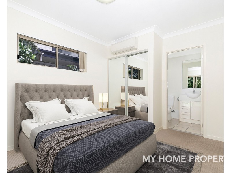 2/3 Tabbill Street, Zillmere QLD 4034