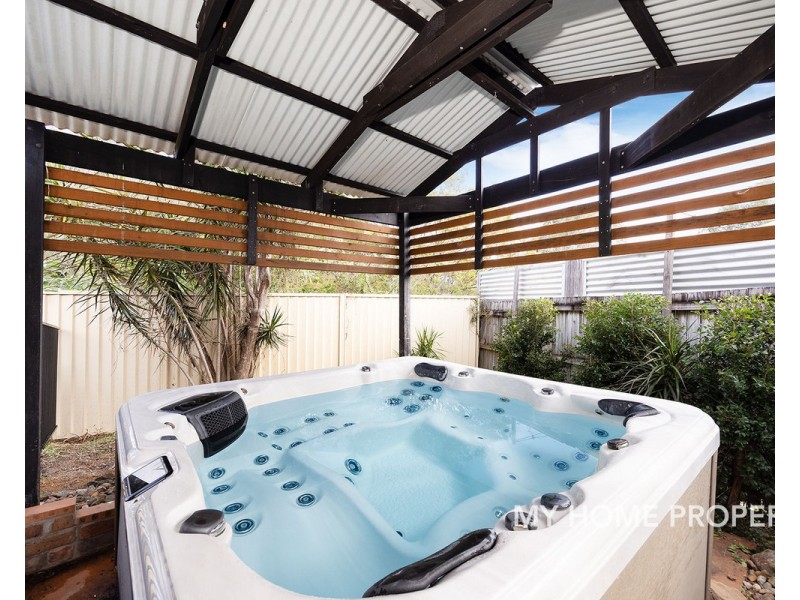 30 Quandong Court, Arana Hills QLD 4054