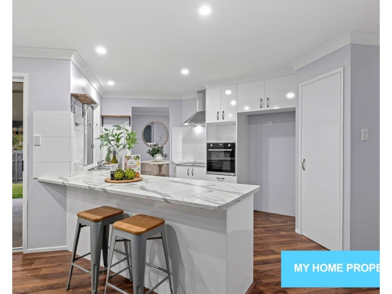 33 Brandella Street, Belmont QLD 4153