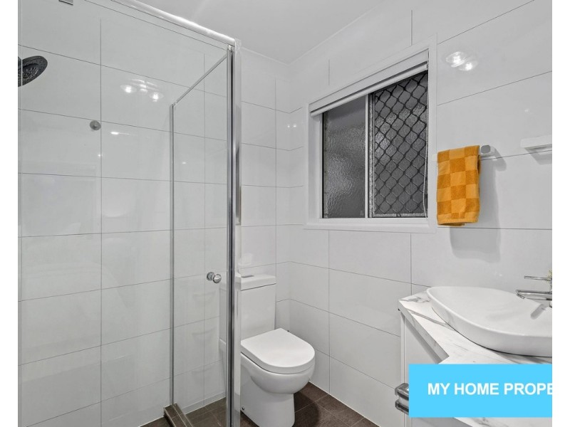 33 Brandella Street, Belmont QLD 4153